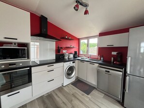 Refrigerador, microondas, horno y lavavajillas 