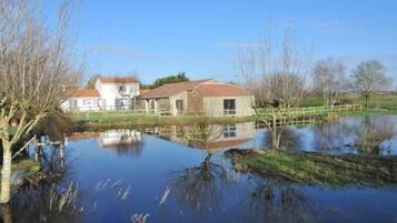 Enceinte de lâhĂ©bergement