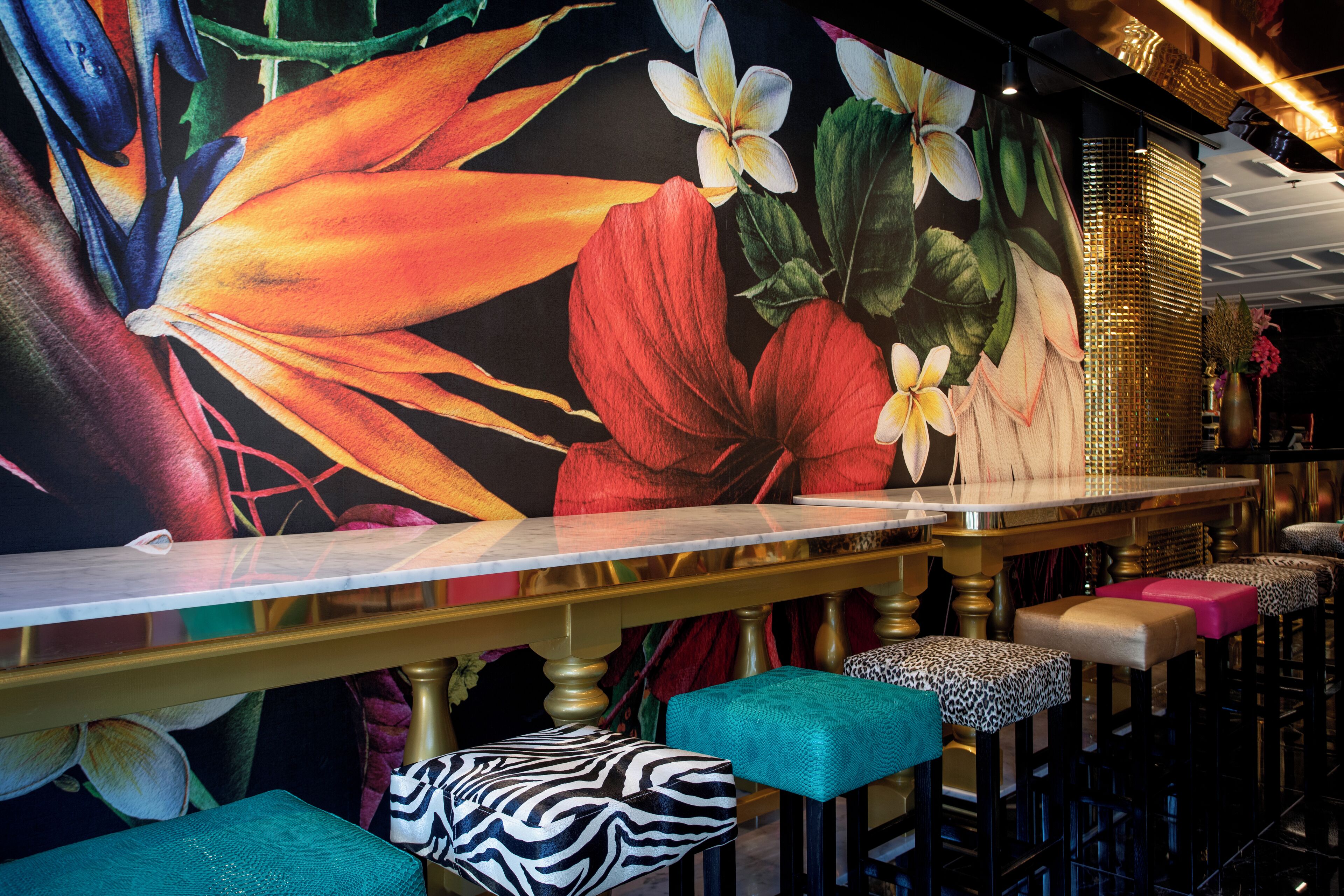 3 restaurants, breakfast served