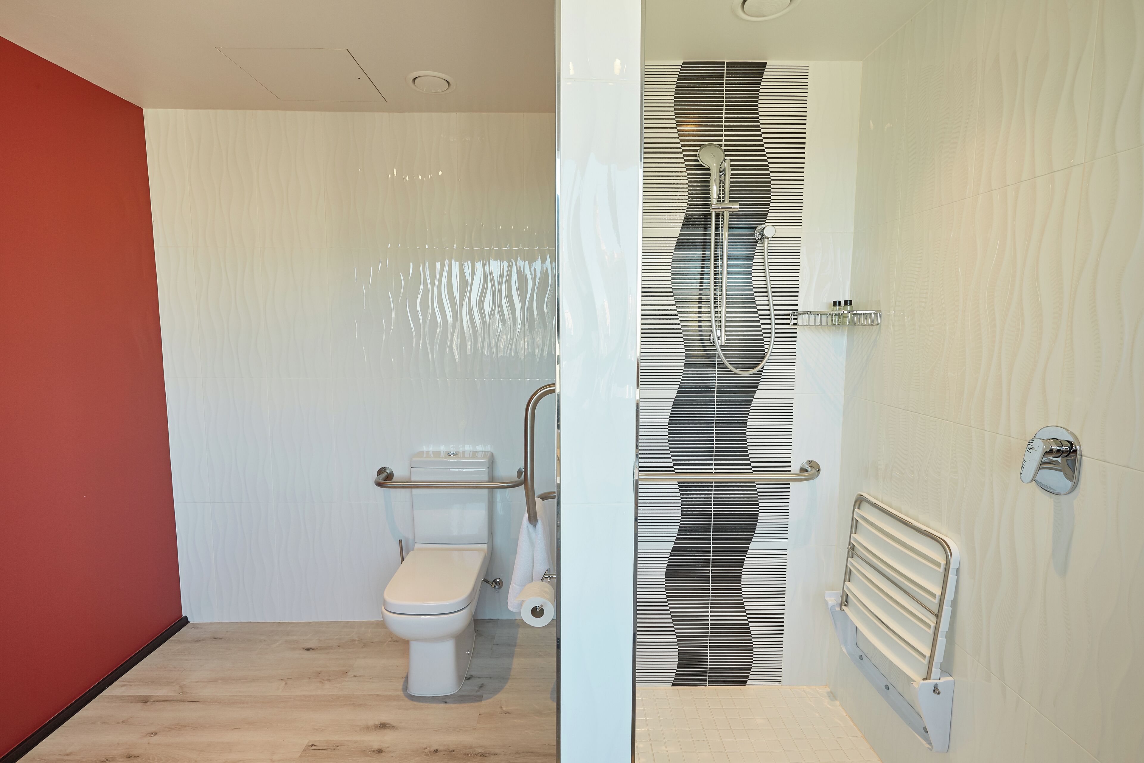 exclusive double room | bathroom | shower, rainfall showerhead, free toiletries, hair dryer