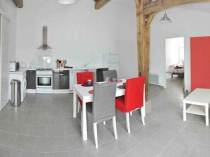 Dining - Accessible Gîte with Pool, Spa & Fishing - Soullans Retreat (Soullans)