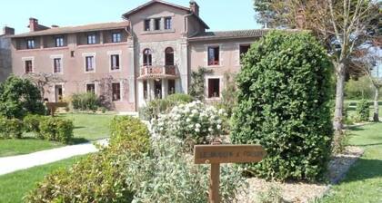 Maison de caractĂšre avec piscine commune, proche du Puy du Fou et de Nantes