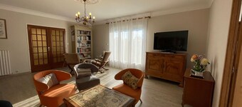 Charming Renovated 70s House with Large Private Garden, WiFi, and Terrace Near Les Sables-d'Olonne