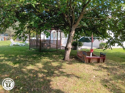 Charming Renovated 70s House with Large Private Garden, WiFi, and Terrace Near Les Sables-d'Olonne