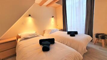 4 bedrooms, soundproofing, iron/ironing board, WiFi