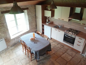 Kühlschrank, Mikrowelle, Ofen, Geschirrspüler