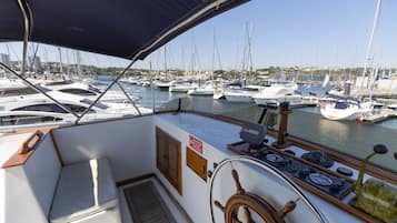 ์ด๋ ์ฃผํ, ์นจ์ค 2๊ฐ (Classic Wooden Boat - Mathilda) | ์๋ณ ์ ๋ง