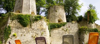 Cozy Gîte with Garden & Terrace, Sleeps 8, Family-Friendly, Near Fontenay-le-Comte