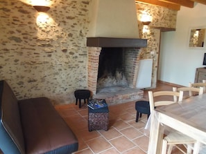 Fernseher, Kamin