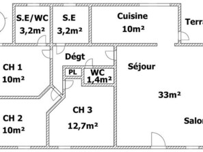 A floor plan of a hotel with three bedrooms (10m² each), a kitchen (10m²), a dining area (33m²), a living room (33m²), a bathroom (1.4m²), and a terrace (3.2m²).