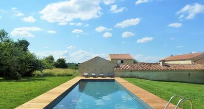 Gßte authentique avec piscine, proche nature et activités, rénové et confortable, jusqu'à 6 pers.