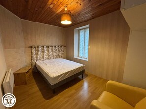 2 室のベッドルーム、WiFi (無料)