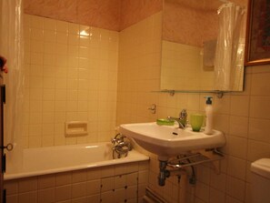 Hair dryer - Cozy Studio for 4 in Montgenèvre – Balcony, Ski Locker, Close to Slopes & Shops (Montgenèvre)