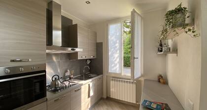 Cerizio House directly on Lake Pusiano