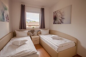 2 bedrooms, WiFi, bed sheets