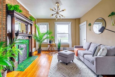 Short North/Downtown | Walk to Convention Center | Free Parking | 5,800+ Reviews