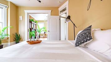 2 chambres, coffres-forts dans les chambres, bureau