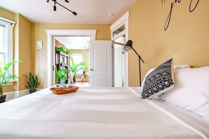 2 Schlafzimmer, Zimmersafe, Schreibtisch, Bügeleisen/Bügelbrett