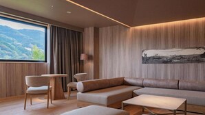 Living room - Miwa Yugawara (Yugawara)