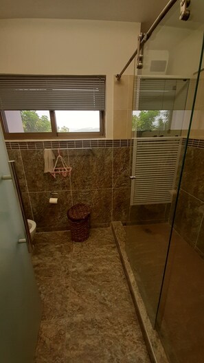 Bathroom - Springfield Blooms (Peduase)