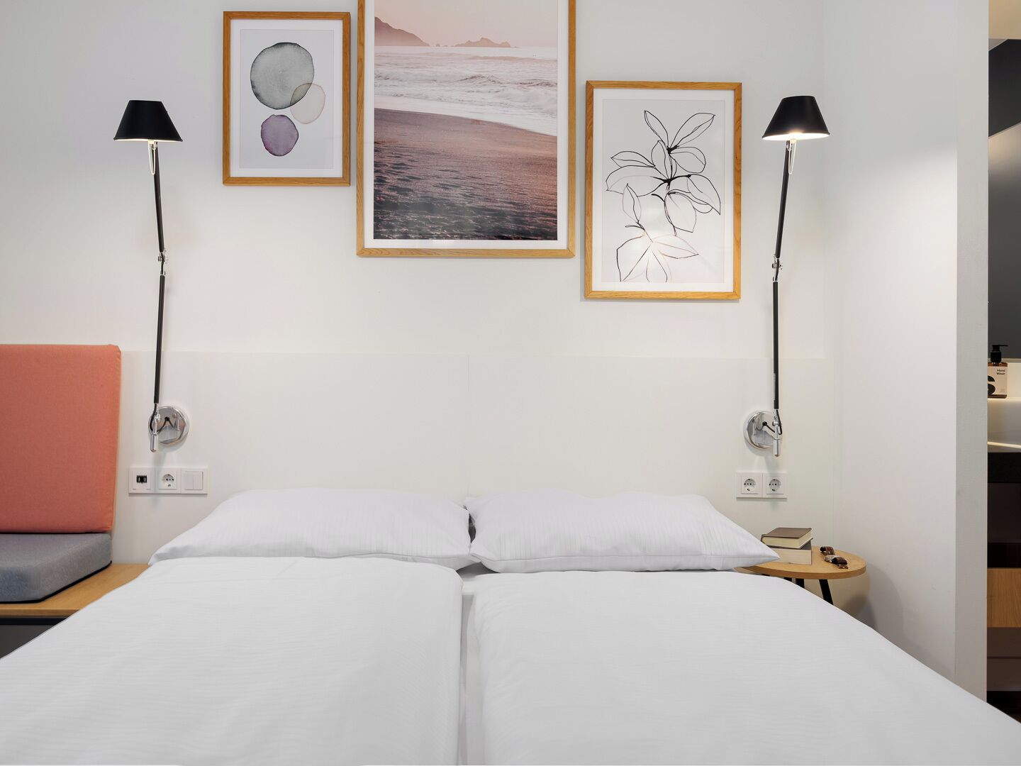 Studio | Laptop workspace, soundproofing, WiFi (free), bed sheets