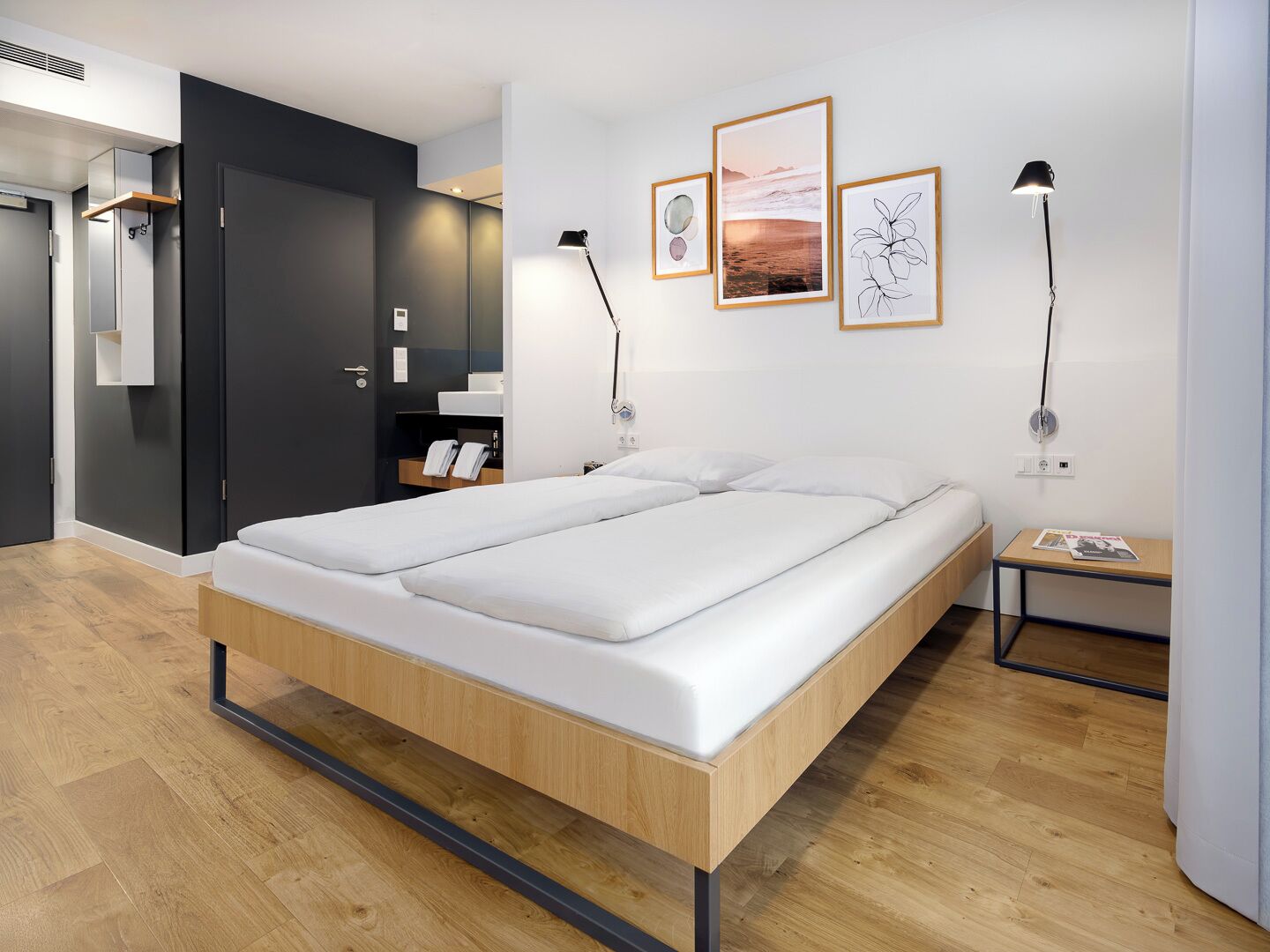 Espacio para trabajar con laptop y sistema de insonorización 