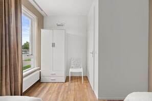 4 bedrooms, free Internet