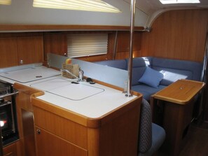 Villa | 3 bedrooms, bed sheets - Sailing Yacht by Owner, Holidays to Greek Islands (Alimos)