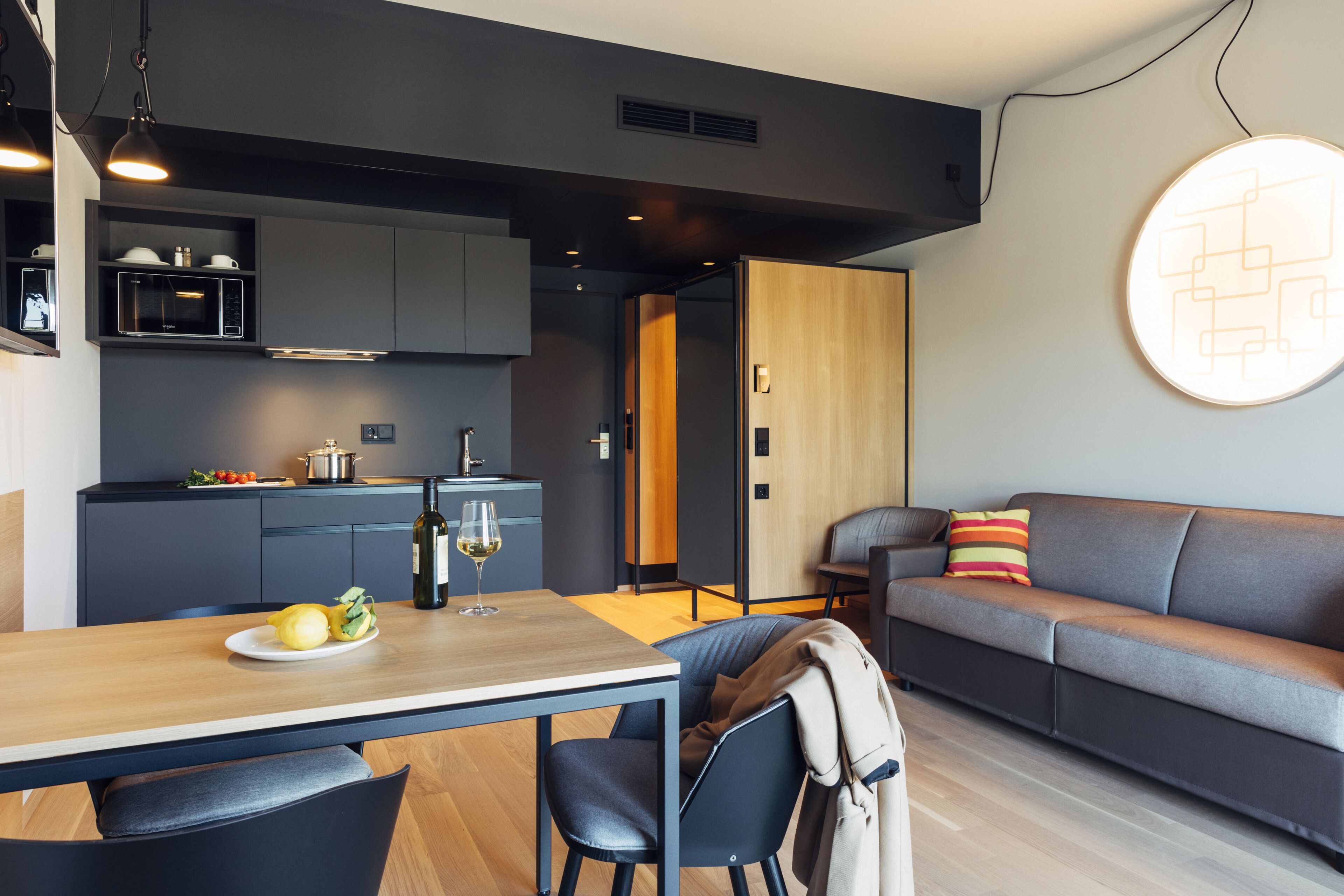 43-inch flat-screen tv with cable channels, tv