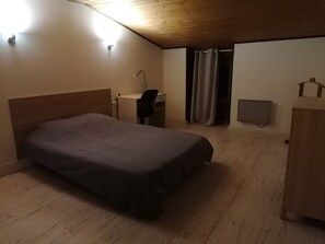2 bedrooms, iron/ironing board - Location Mervent center bourg (Mervent)
