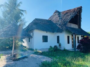 Exterior - Sunset Paradise, Kite Surf and Ocean View !! :) (kiwengwa)