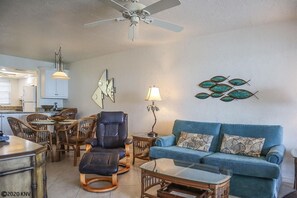 Condo, 2 Bedrooms | Living room