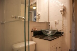 Appart'hôtel, 2 chambres | Salle de bain