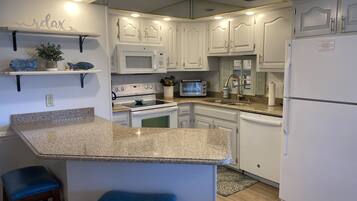 Condo, 3 Bedrooms | Private kitchen | Fridge, microwave, dishwasher, coffee/tea maker