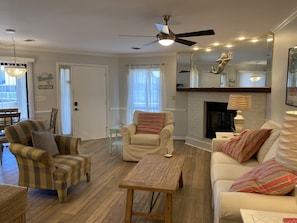 Condo, 3 Bedrooms | Living area