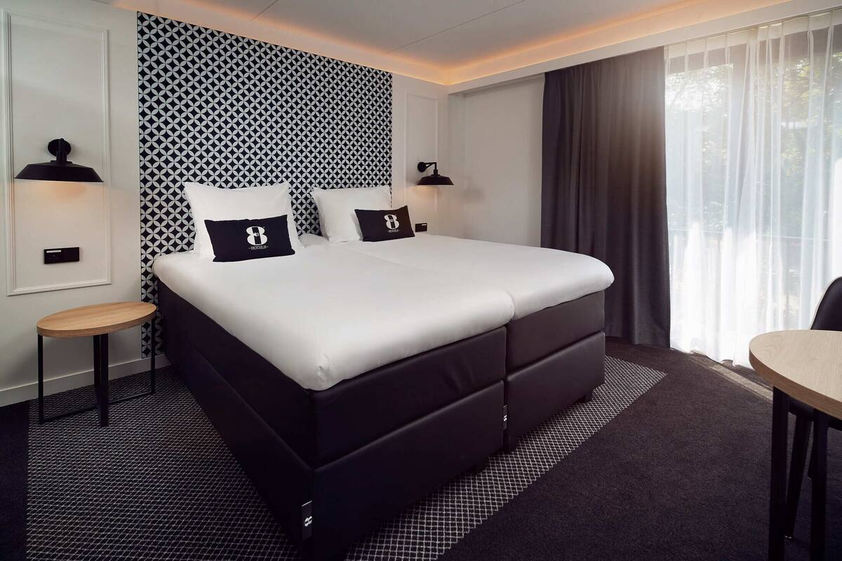 In-room safe, iron/ironing board, free WiFi, bed sheets