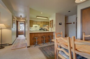 Dining - Spacious 2-Bdrm Condo at Timber Run – Your Mountain Retreat in Steamboat Springs (Steamboat Springs)