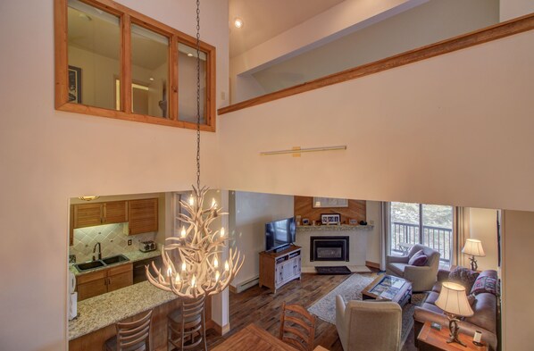 Flat-screen TV, fireplace, DVD player