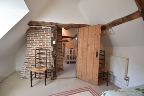 5 soverom, strykejern/-brett, reiseseng for barn og wi-fi (inkludert)