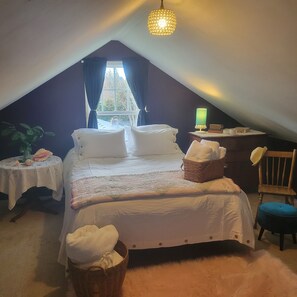 3 Schlafzimmer, Schreibtisch, Bügeleisen/Bügelbrett, WLAN