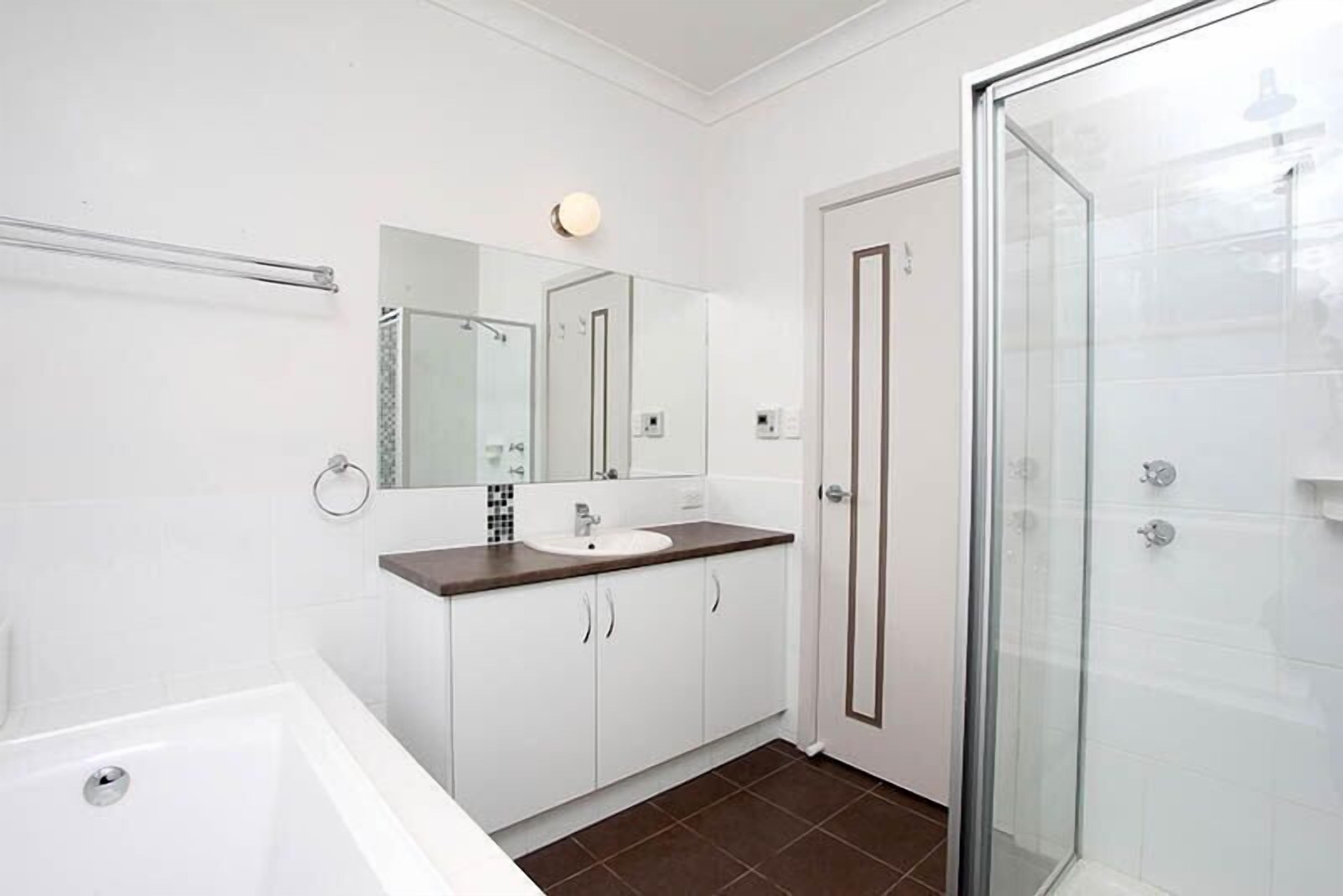 Upstairs 13 Elliot Avenue Hayborough — image 15