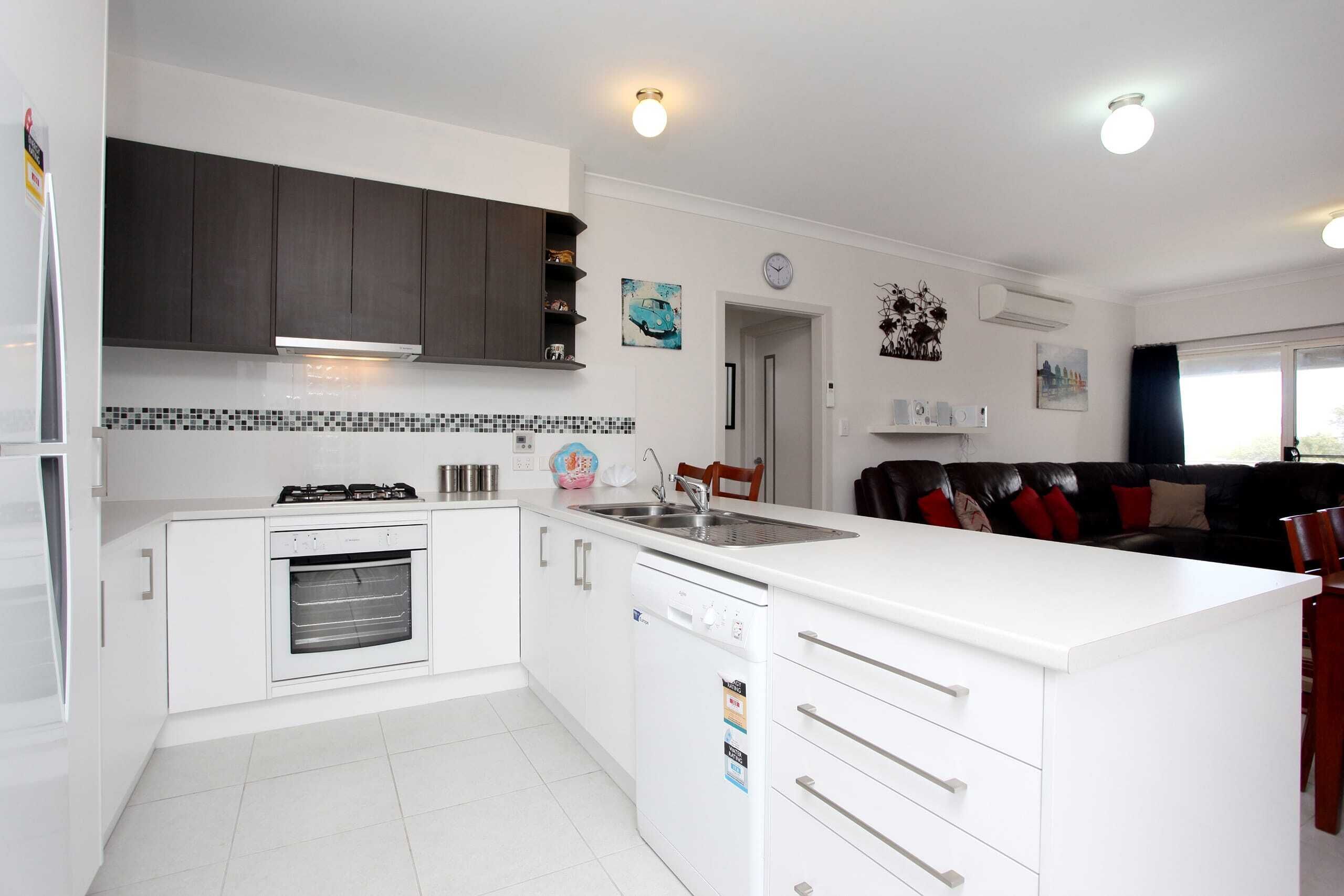 Upstairs 13 Elliot Avenue Hayborough — image 6
