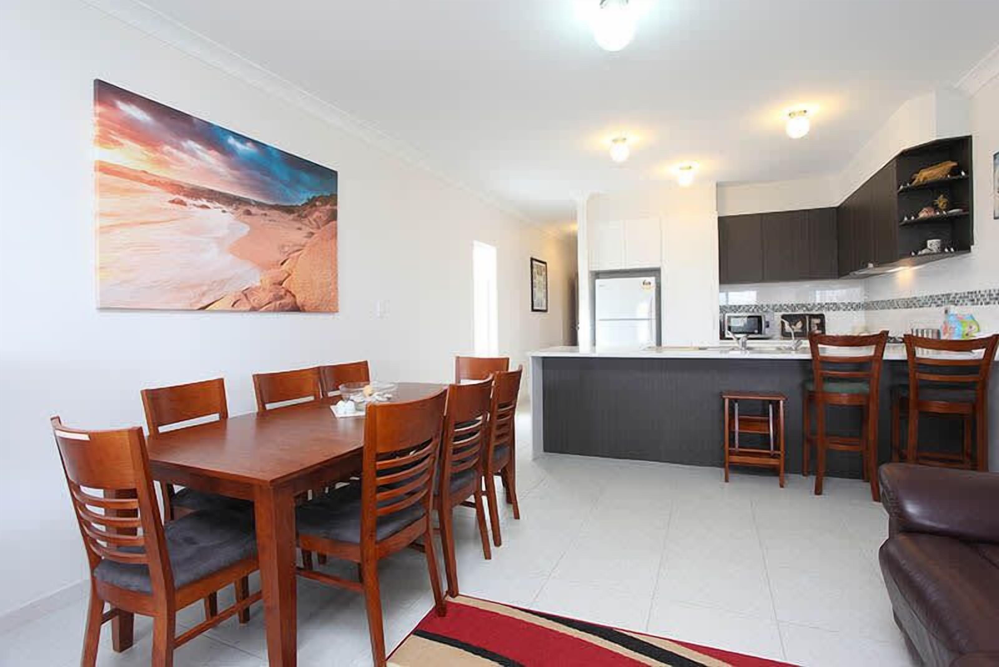 13 Elliot Ave - Pets Negotiable — image 16
