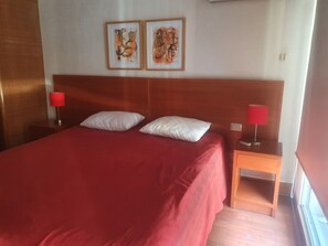 1 chambre, bureau, fer et planche à repasser, Wi-Fi gratuit