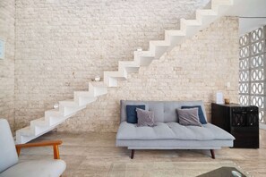 Télévision, Netflix, services de streaming, espaces bureaux