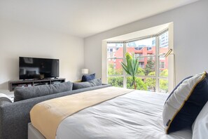 Iron/ironing board, WiFi, bed sheets