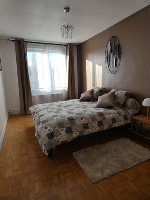 4 Schlafzimmer, Zimmersafe, Bügeleisen/Bügelbrett, kostenloses WLAN