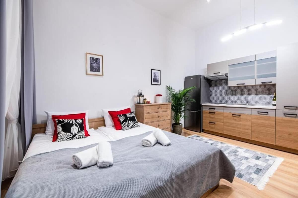Comfort Apartment | Living area | Flat-screen TV
