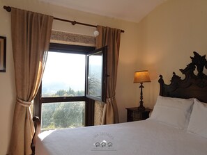 3 bedrooms, iron/ironing board, travel crib, free WiFi