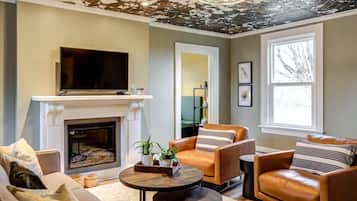 TV, fireplace, offices